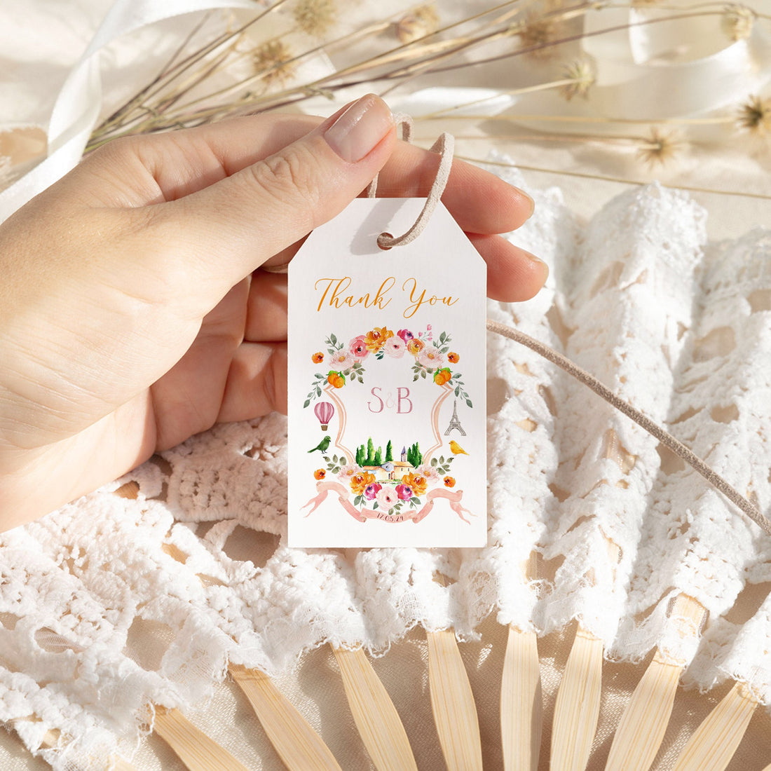 What Goes on a Wedding Crest